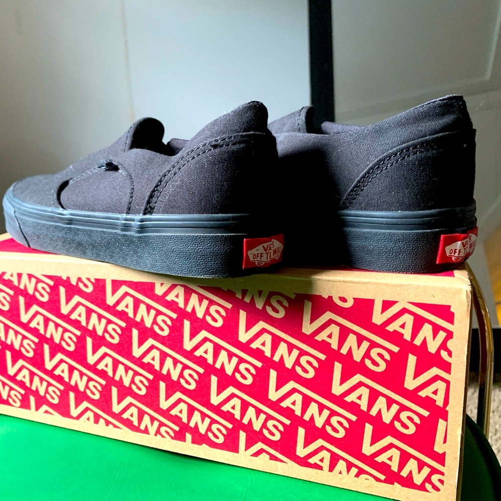 Vans classic unisex slip on shoe